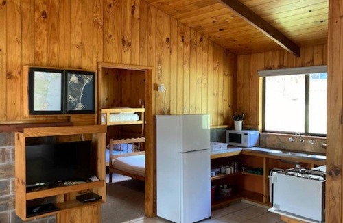 Bournda Cabin | Woodbine Park Eco Cabin 17