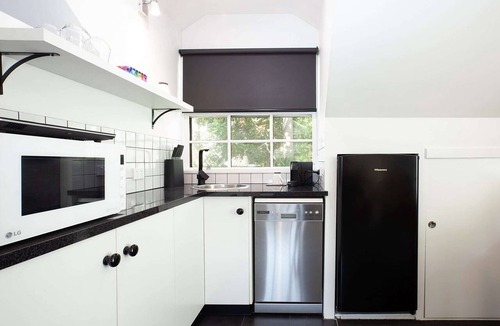 Woolwich Apartment | Woolwich Studio Bliss, Private Oasis by the Water