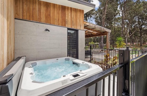 Yallingup House | Yallingup House - Modern Rustic Retreat with Spa