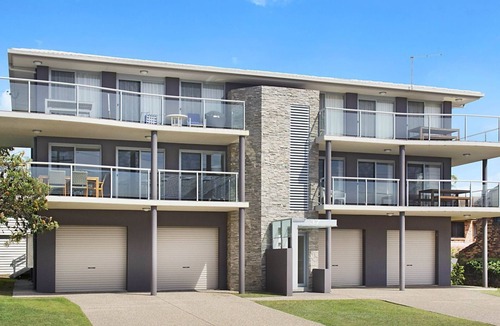 Yamba Apartment | Yamba 58 - Modern Apartment with Ocean Views - Holiday Yamba