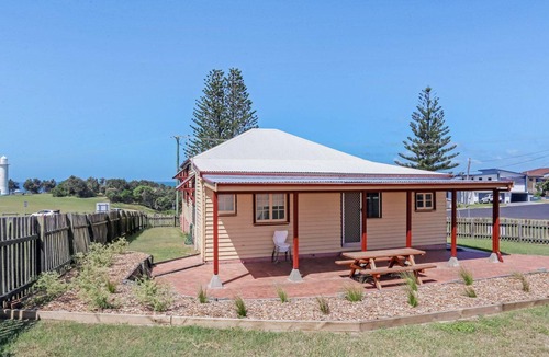 Yamba Cottage | Yamba Pilot Cottage 1 - pets welcome
