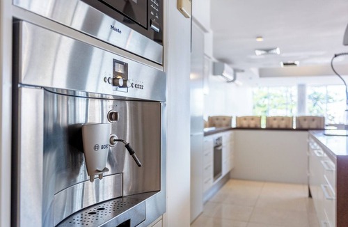 Yeppoon Apartment | Yeppoon's Best Kept Secret, the unit that just keeps on giving.