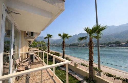 Rishikesh Hotel | Yog Niketan By Sanskriti