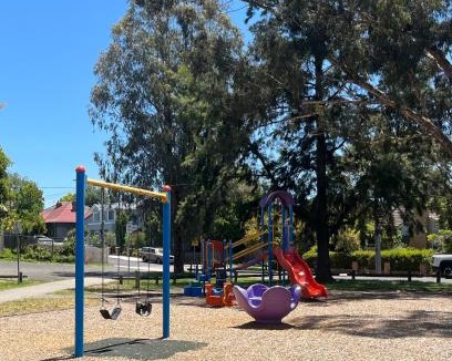 Ivanhoe House | Your Leafy Ivanhoe Retreat