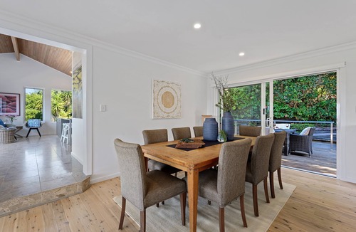Sapphire Beach House | Zephyr Private beachfront, pet-friendly home for the discerning traveller