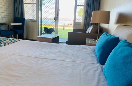 Batemans Bay Hotel | Zorba Motel