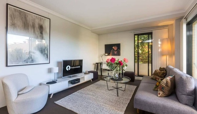 1 Bedroom Apt with Parking, Pool and Gym