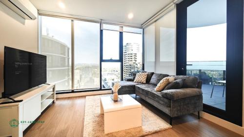 2802 - high rised 3 bedroom apartment in box hill with carpark