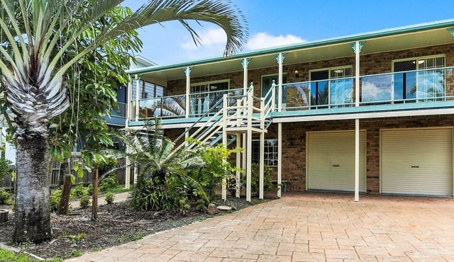 32 Bombala Crescent - Rainbow Beach. Plenty of space, fenced, pets, Wifi