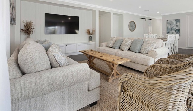 4 Bedroom home with theatre room, close to CBD and beaches.