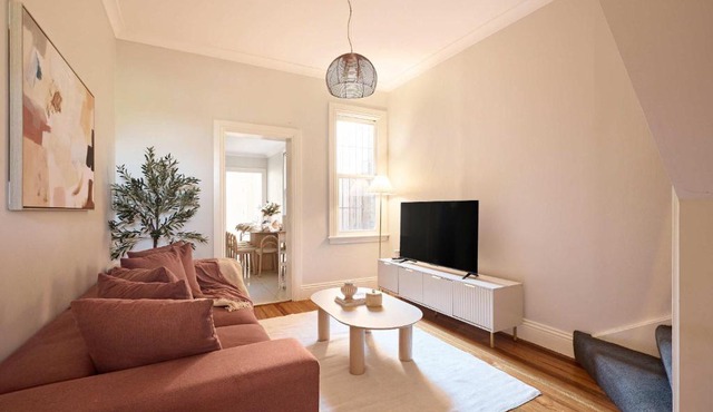 4BR Historic Eveleigh Escape