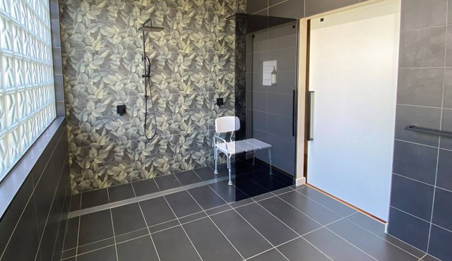 5 Bed 2 bath Fully Furnished Home Away From Away for all Abilities