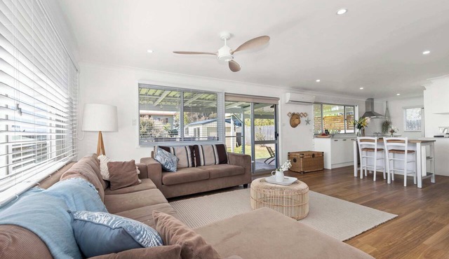 A Little Ocean Breeze - A charming coastal escape