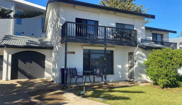 Absolute Beachfront Getaway Moana Beach