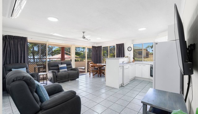 Alexander Beachfront Apartments