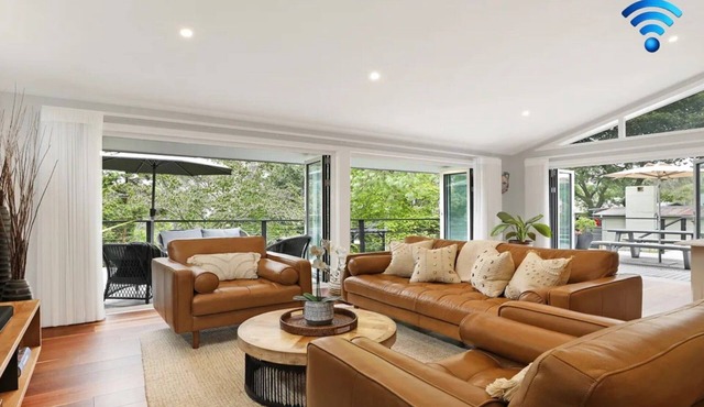 Arcadia Cottage - spacious, stylish Highlands stay for families and groups near Bowral