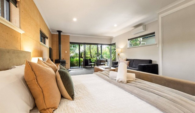 Aroha Studio | Elegant & Tranquil | Self Contained