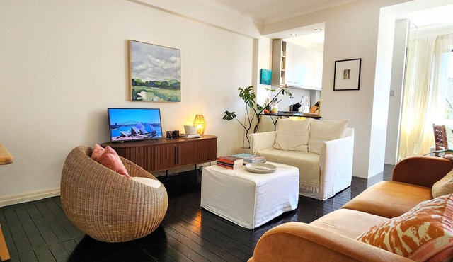 Art Deco Haven in the Heart of Elizabeth Bay with outdoor pool