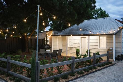 Ash Cottage - Intimate Wine Country Living for Two