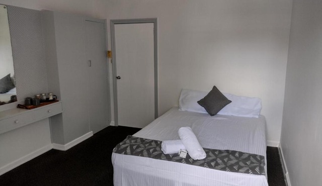 Ayr Hotel