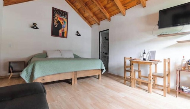 Basic cabin in the woods in Bermúdez