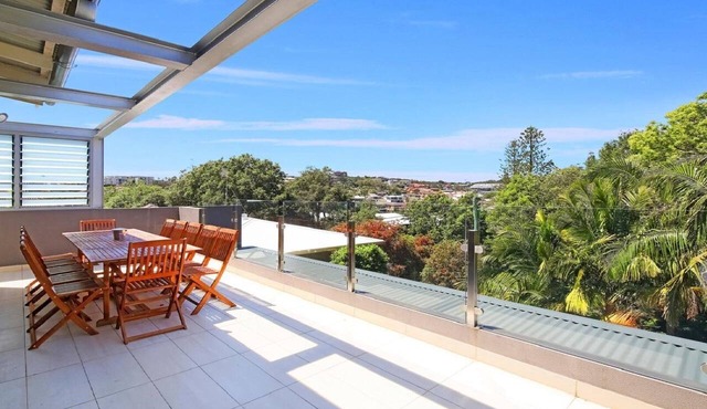 BEACH HAVEN | Close to beach , WIFI | Accom Holidays