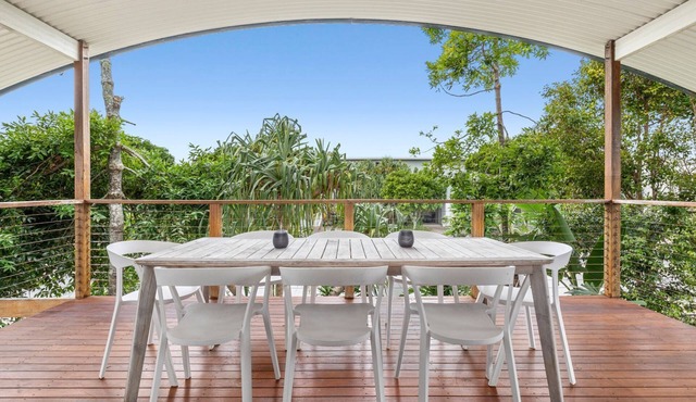 Beach Shacks 1 240m to Beach with Pool, Spa and Bbq