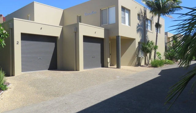 BEACHES UNIT 1- SPACIOUS 4 BEDROOM WITH SWIMMING POOL