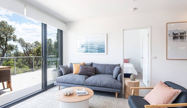 Beachfront Apartment with lots of Wow