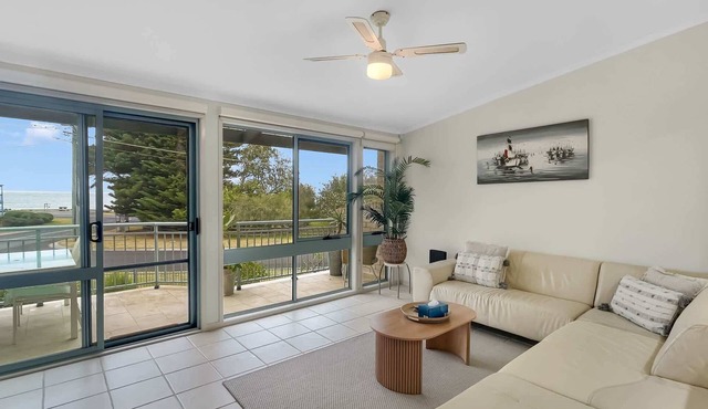 Beachside 2-Bed Townhouse with Ocean Views