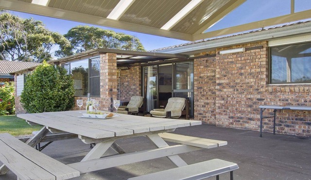 Beachside Getaway - 150 metres to beach
