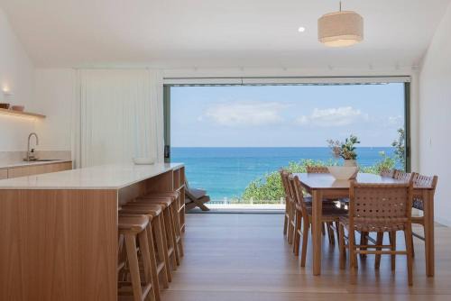 Bella Vista - Oceanfront Haven with Endless Views