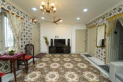 Blue Horizon 2BHK 1km Marina Beach Mylapore