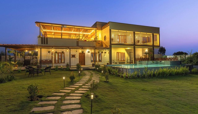 Blue Mirage Villa by Stayjadepoolnr Airportbbq