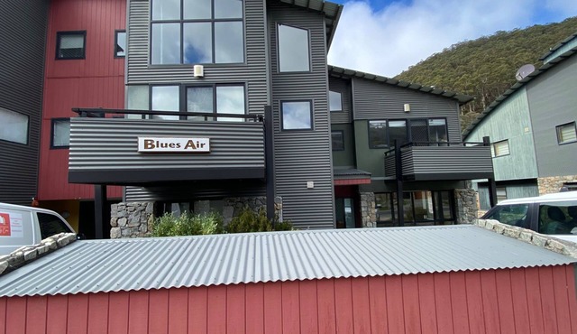Blues Air 3B - Located in Woodridge