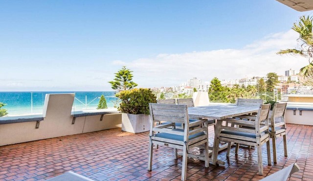 Bondi Beachfront Lifestyle Ocean Views and Parking
