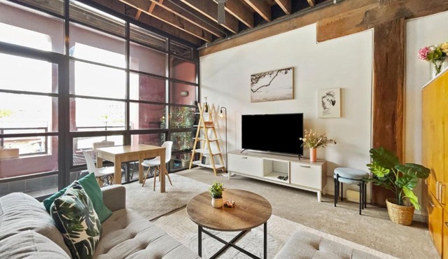 Brick & Beam New York Style Loft in Chippendale