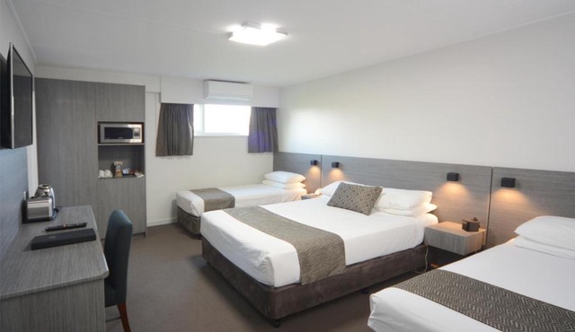 Bridge Hotel