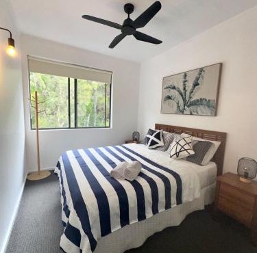 Bright and spacious 2-Bed beach resort apartment