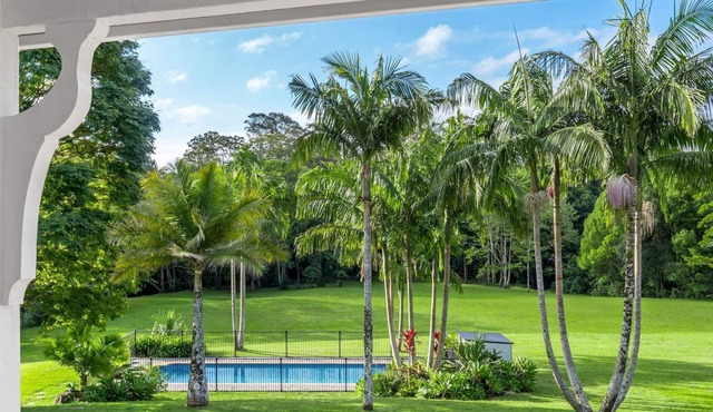 Byron Creek Estate - An Exquisite Retreat Nestled in the Heart of Coopers Shoot's Scenic Countryside