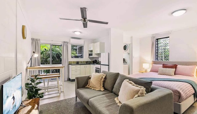 Cairns Retro Studio—Cosy Stay near Botanic Gardens