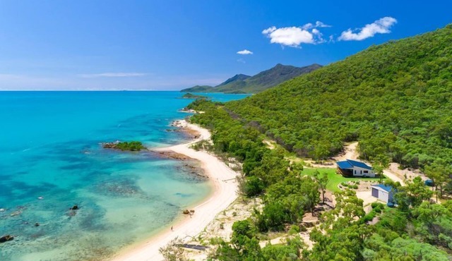 'Cape Gloucester Retreat', beachfront seclusion!