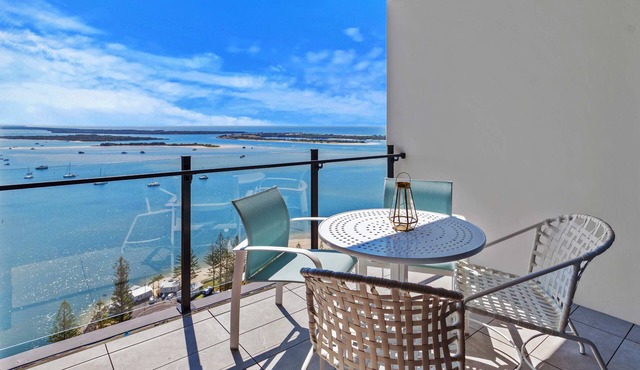 CASSA MQ - Oceanview 2BR Southport Gem for Family