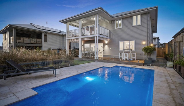 Catherine Hill Bay Hampton's Style home with Pool in Lake Macquarie