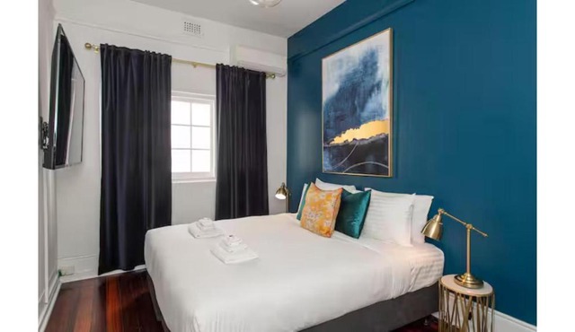 Central 1BDR APT in West Perth with Parking