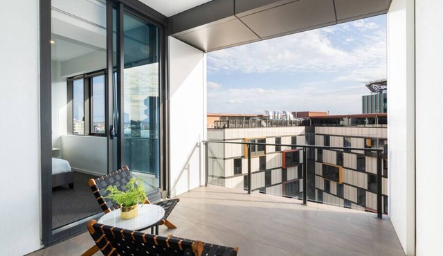 Central Unit w/Modern Design, Close to Everything