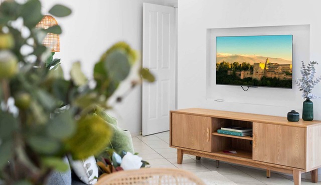 Chic 1-Bed Escape with Parking Bridgeman Downs