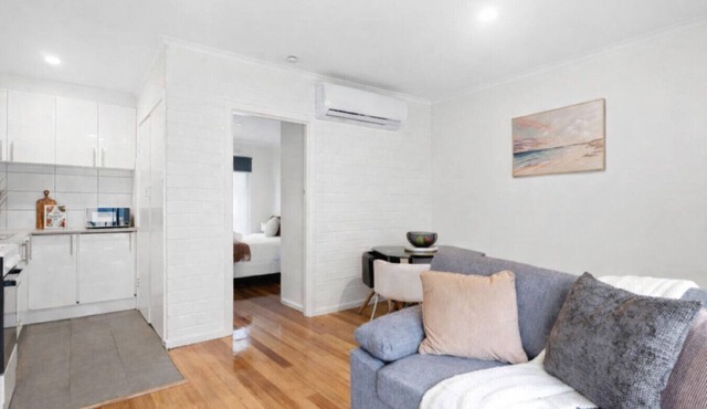 Chic Murrumbeena Retreat