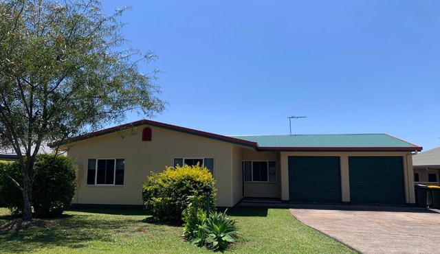 Comfy 4 Bedroom with Country Views