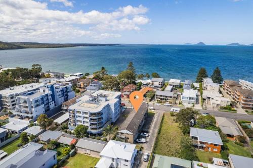 Costas Smerelda 8, 16 Soldiers Point Rd - Linen, Views, Air Con, Wi-Fi